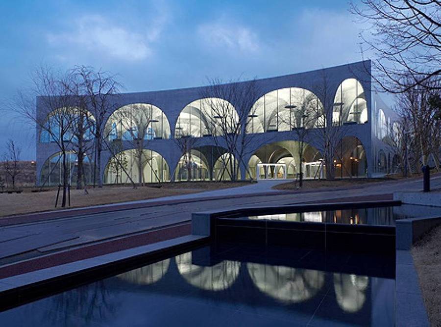 Tama Art University Library Architectuul