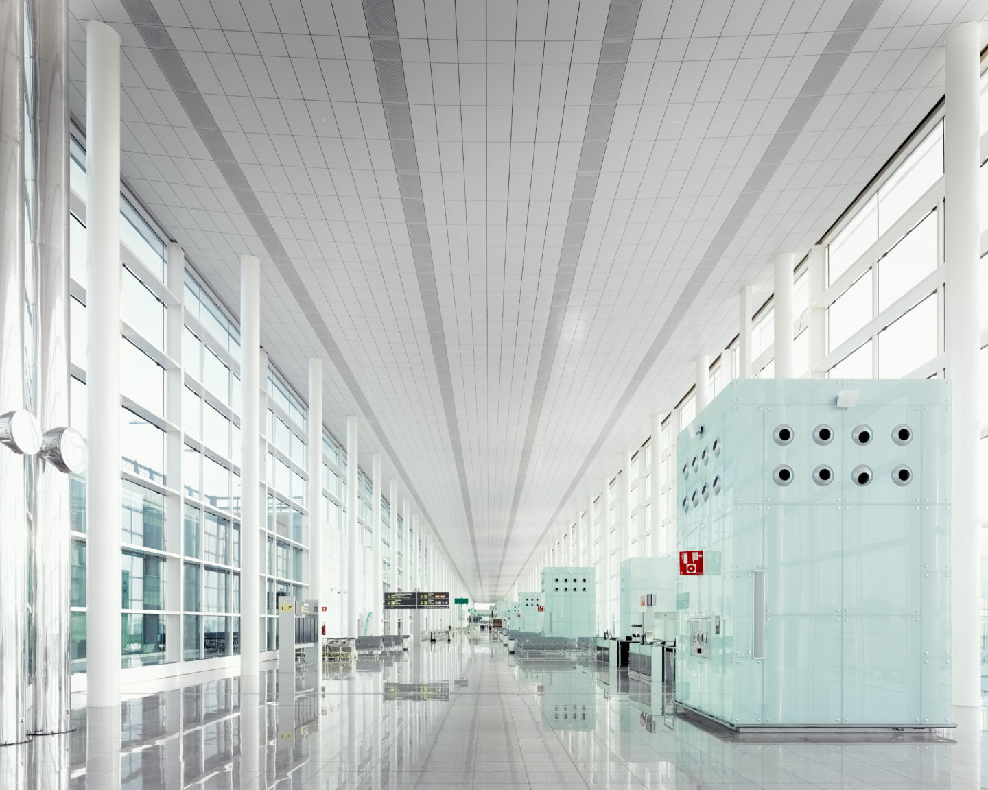 El Prat Airport Terminal T1 Architectuul